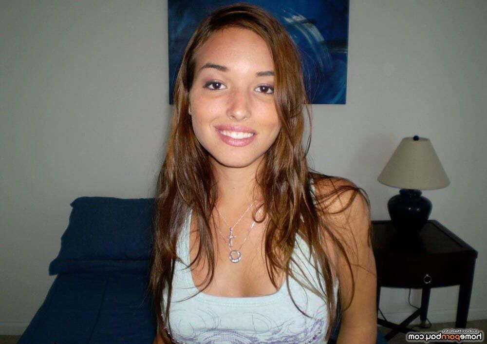 Ama Perky Innocent Brunette Blower