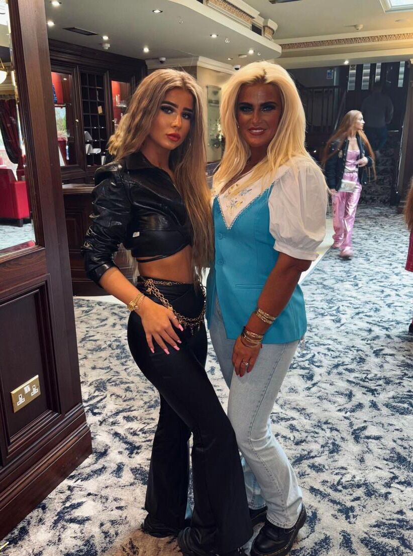 BIMBOS CHAV BITCHES para acariciar e drenar nossas bolas cheias tão rápido