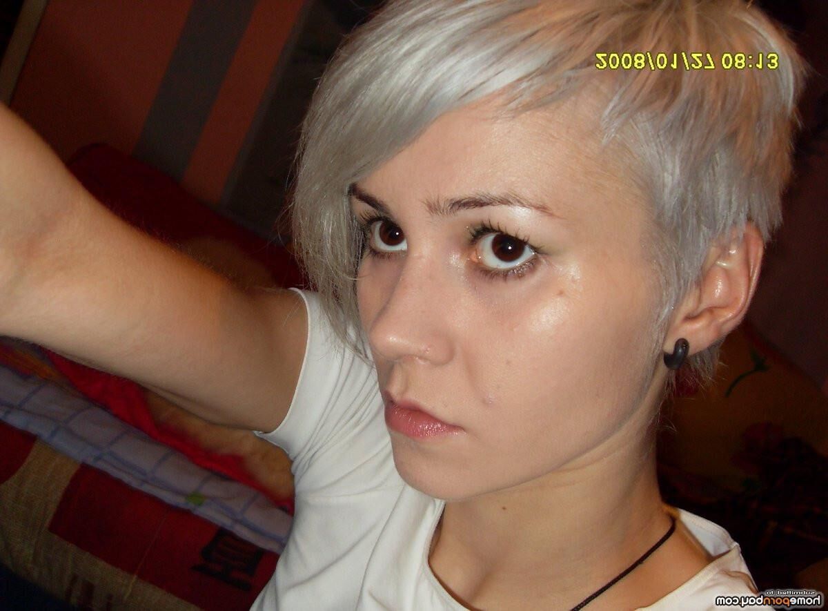 AMA Tiny Bleached Pixie