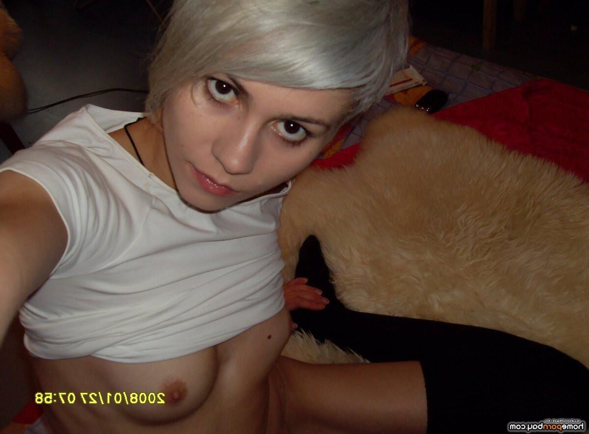 AMA Tiny Bleached Pixie