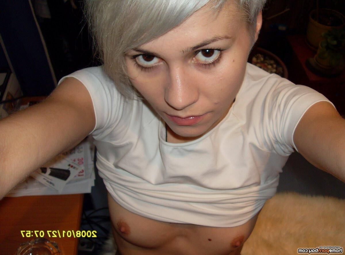 AMA Tiny Bleached Pixie