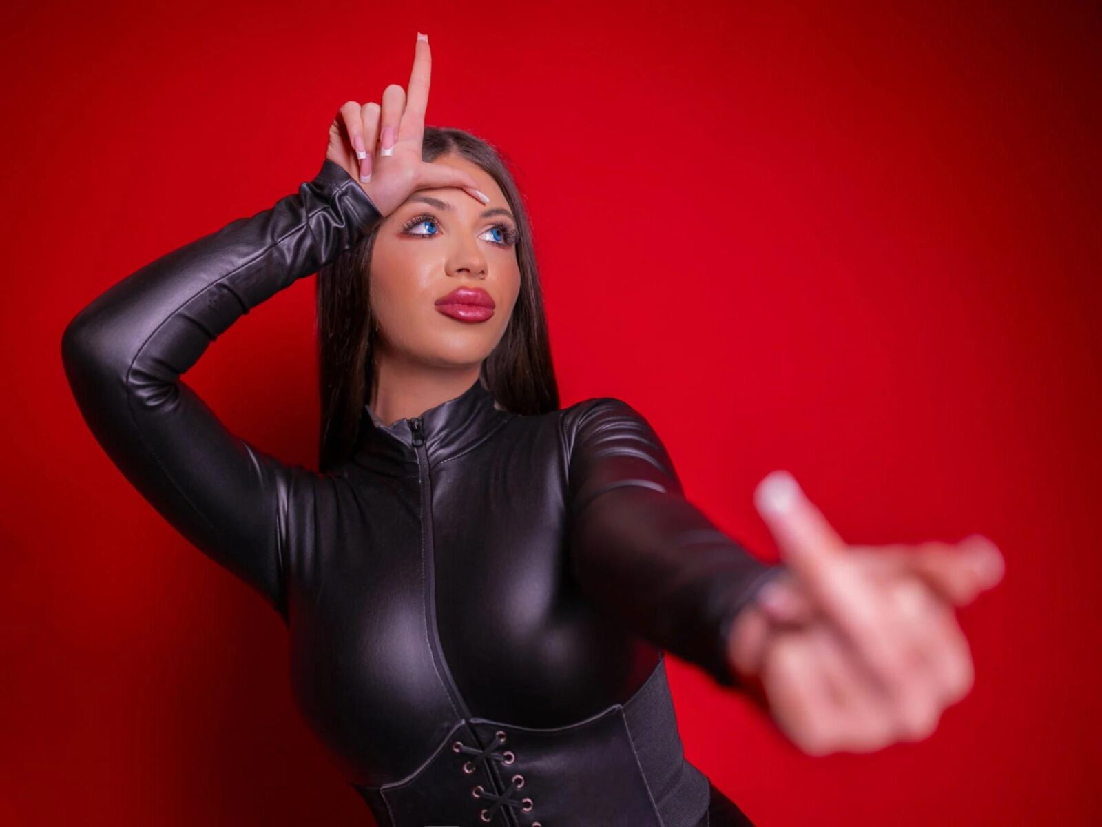 BIMBOS CHAV BITCHES para acariciar e drenar nossas bolas cheias tão rápido