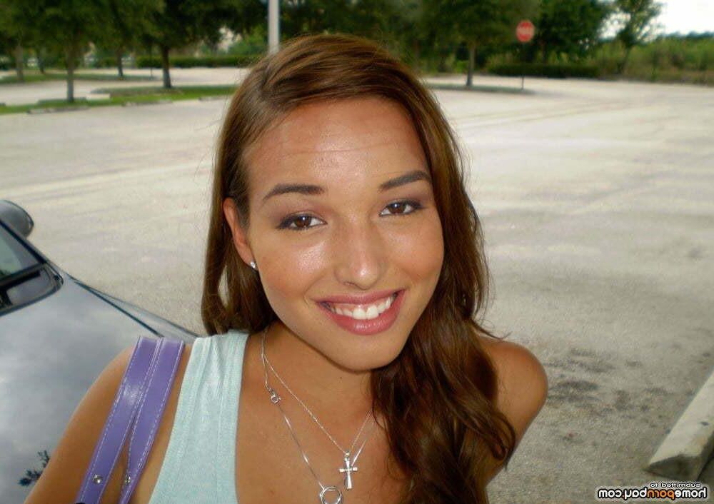 Ama Perky Innocent Brunette Blower