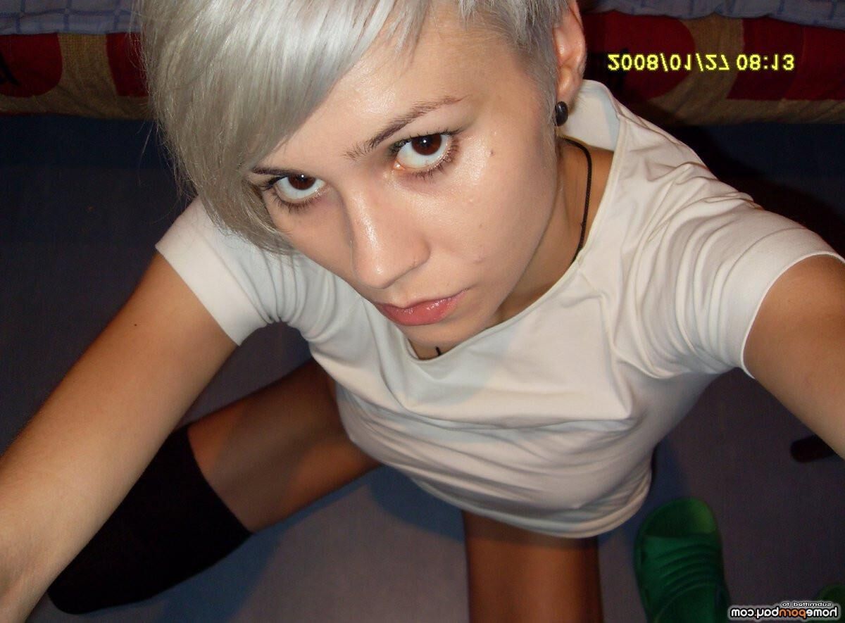 AMA Tiny Bleached Pixie