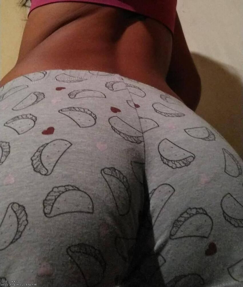 Latina skinny Rossana B. Slut líquido exposto