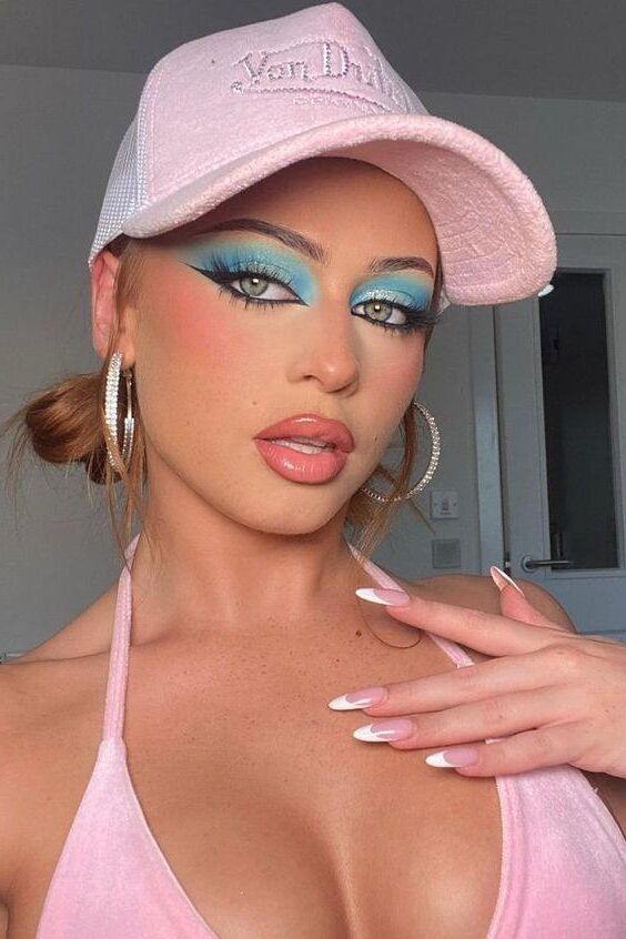 BIMBOS CHAV BITCHES para acariciar e drenar nossas bolas cheias tão rápido