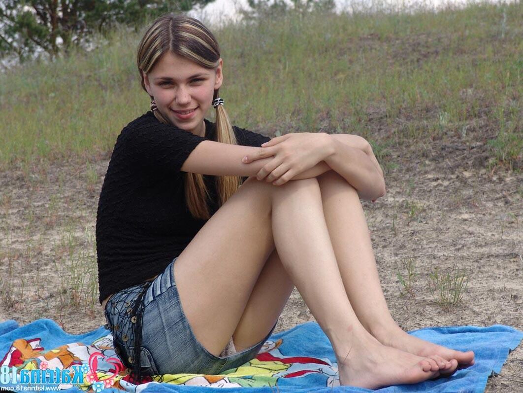 Katrina _ petite teen