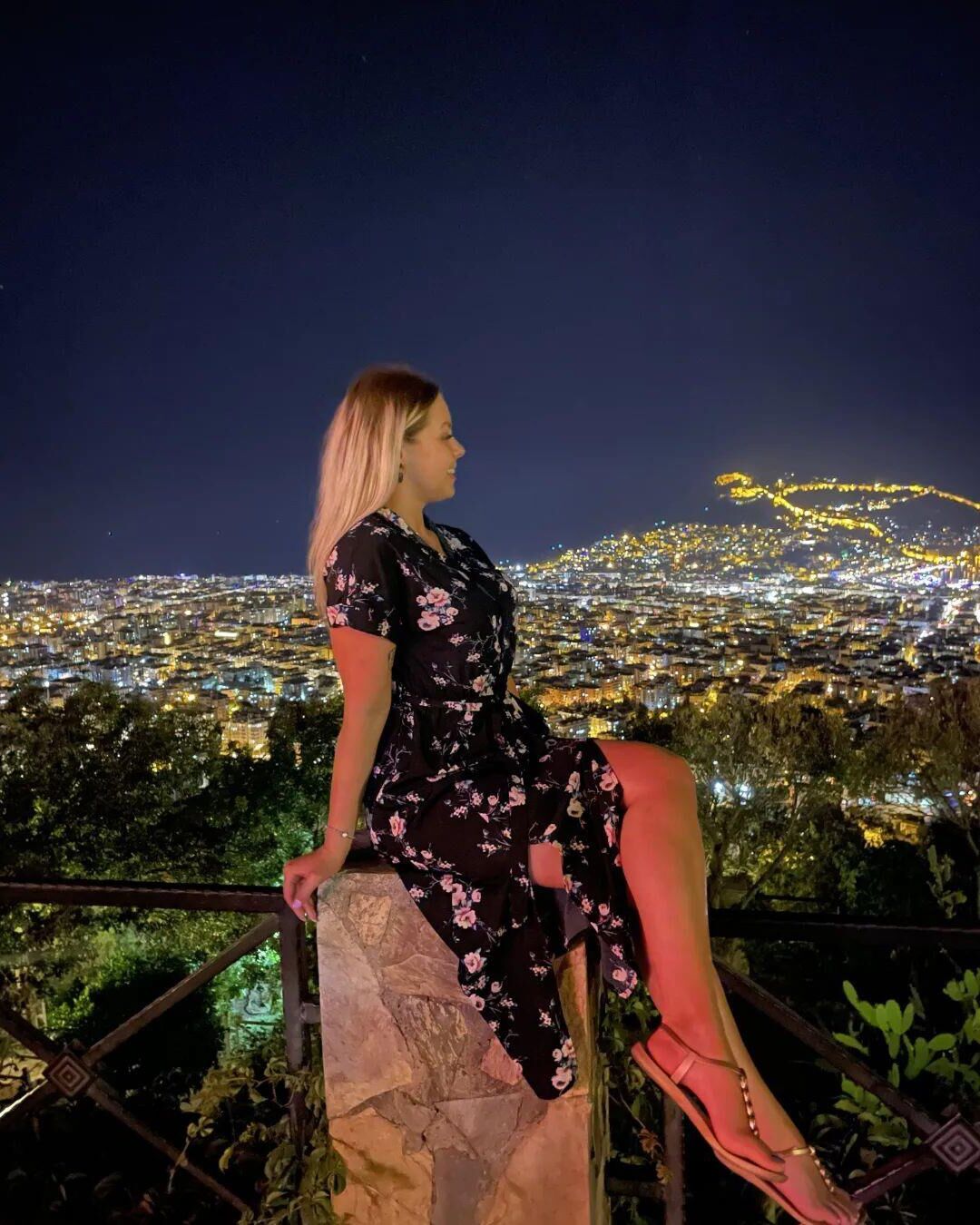 Mujeres calientes con vestidos (no desnudos)