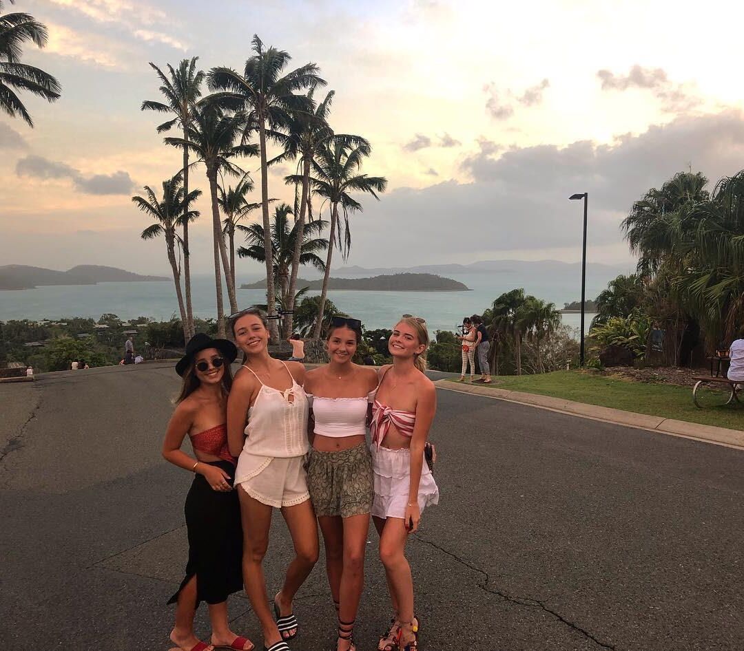Australianos uni putas y bimbos