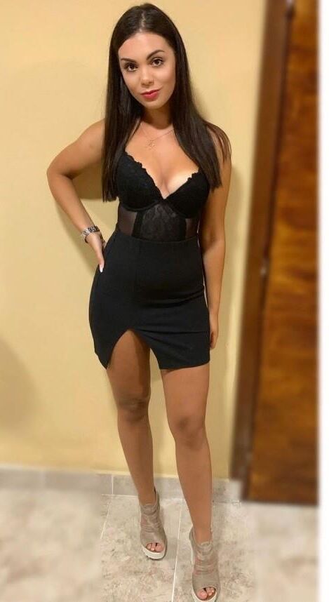 Pantyhose Teen Poses With Pantyhose Cougars Missouri 