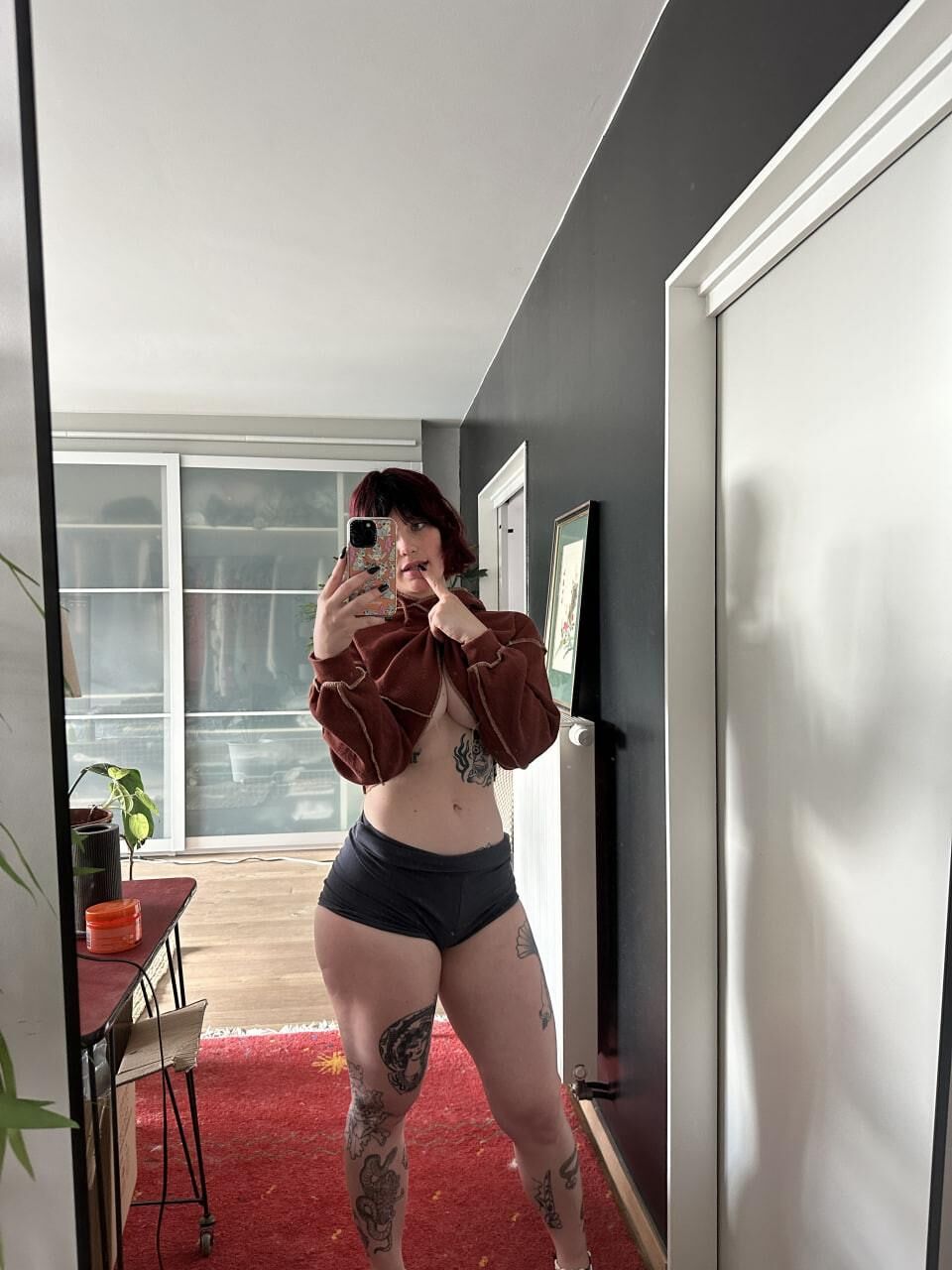 Laura tatuadas grandes tetas grandes chicas belleza belleza fotos calientes mixtas