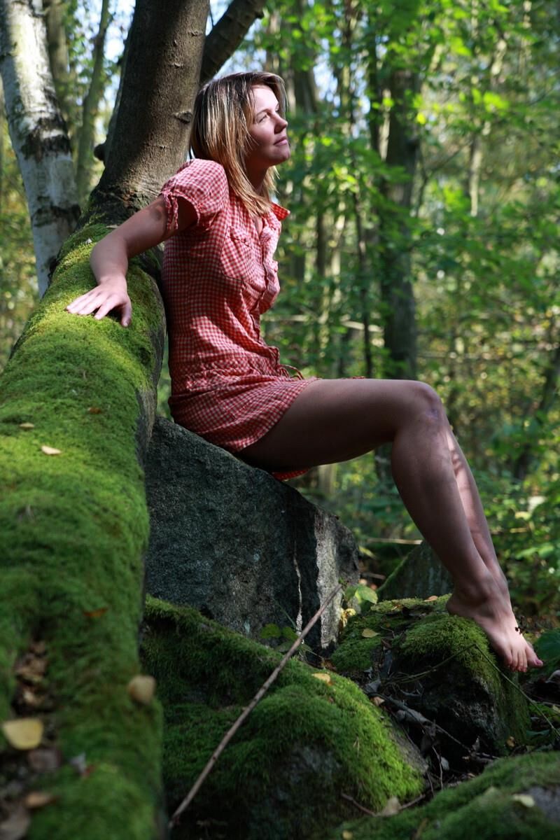 Beautiful girls..I want to meet them naked in the woods