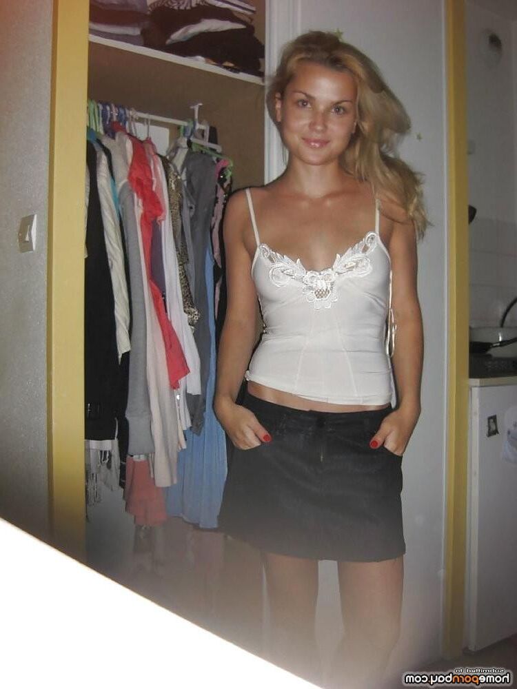 AMA Reclining Small Tit Girlfriend