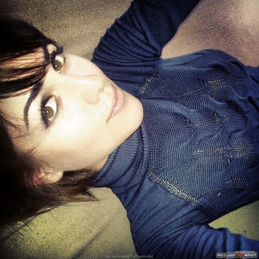 AMA Bobbed Hazel Eyed Beauty