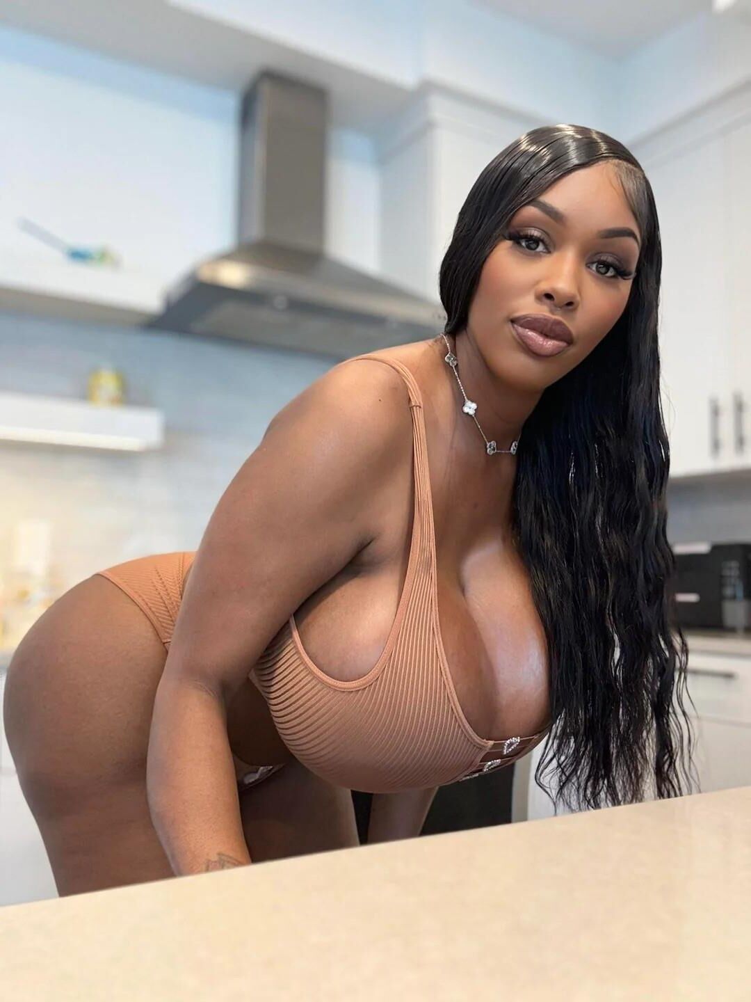 Chicas negras ordenadas