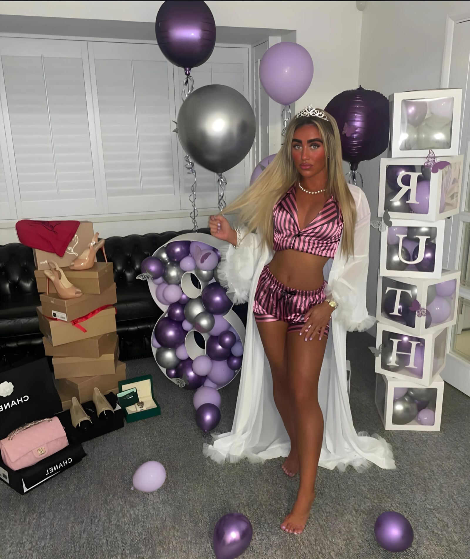 British Chav Slag Sluts desfilando el coño en Internet