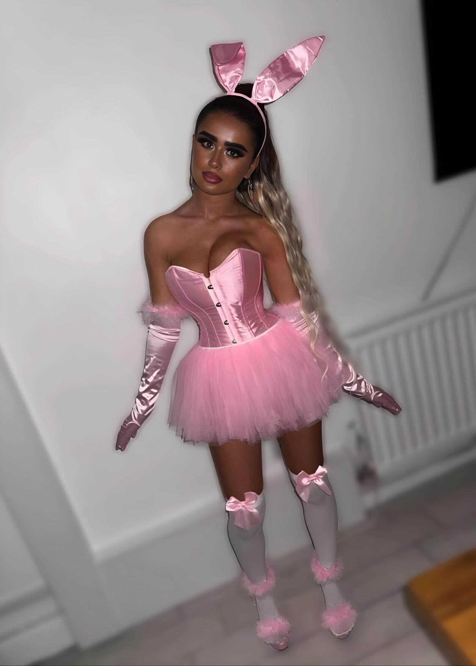 British Chav Slag Sluts desfilando el coño en Internet
