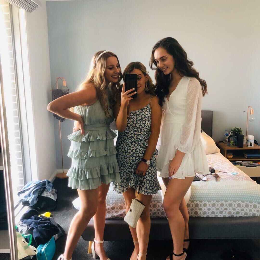 Australianos uni putas y bimbos