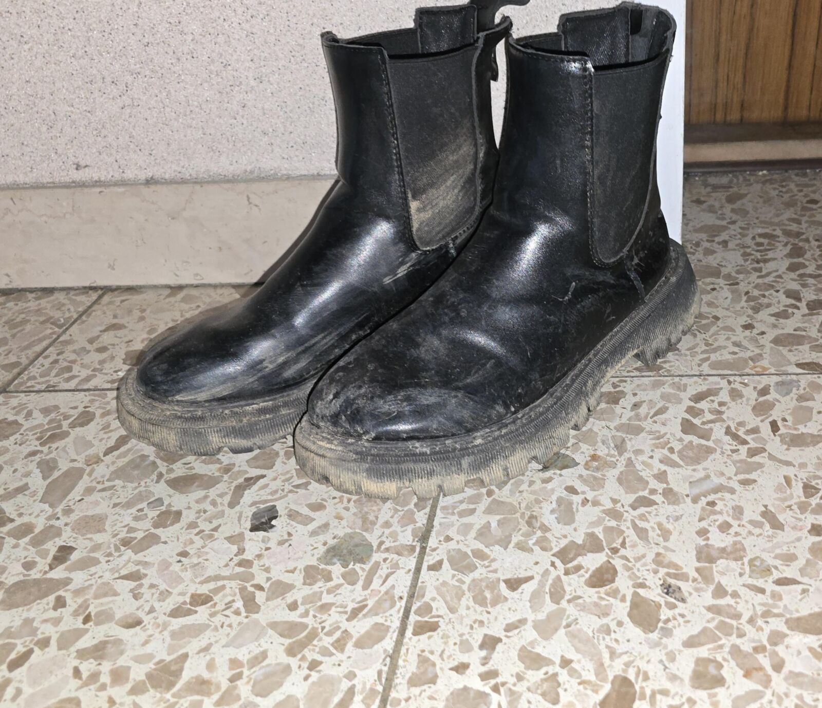 Anna\'s Shoes and feet 