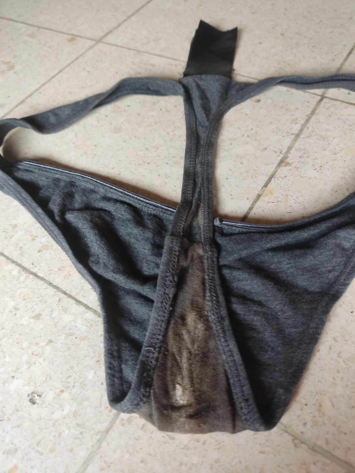 Mila ihr getragener süßer tanga