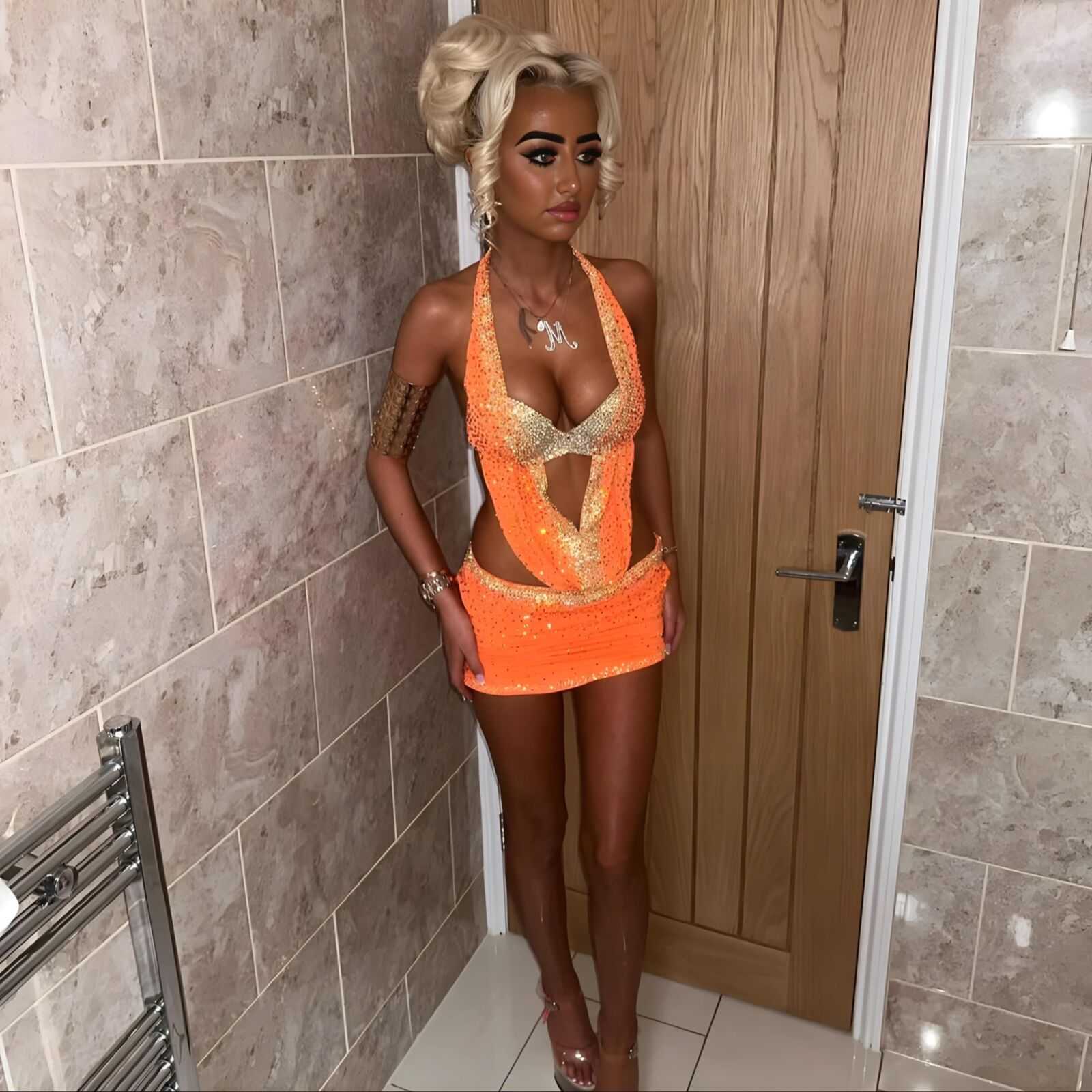 British Chav Slag Sluts desfilando el coño en Internet