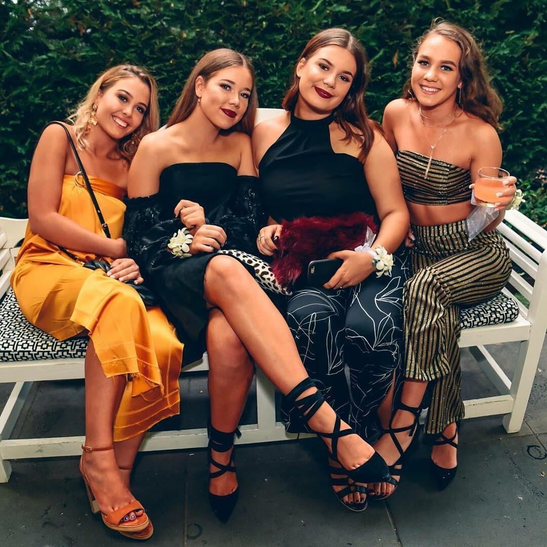 Australianos uni putas y bimbos