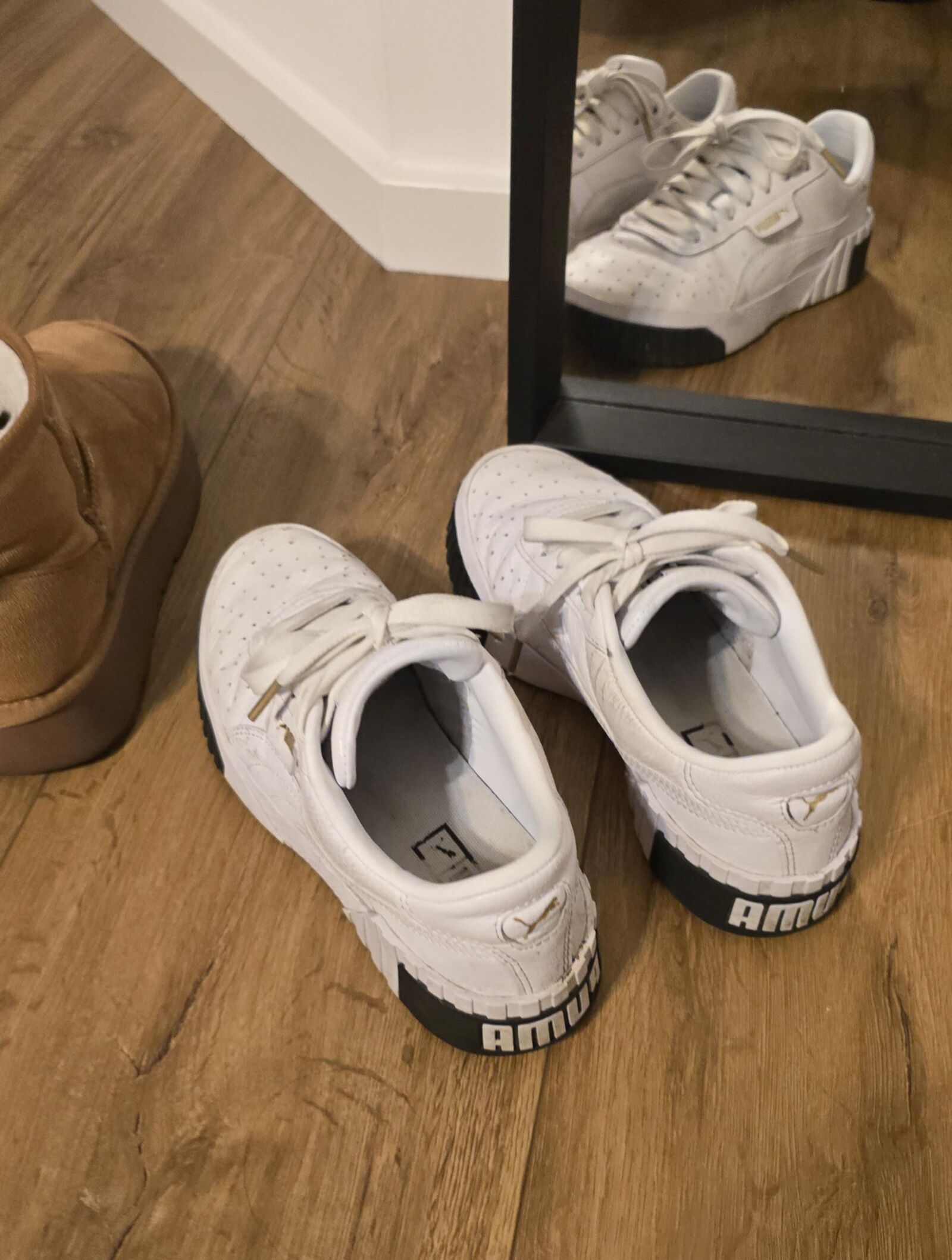 Anna\'s Shoes and feet 