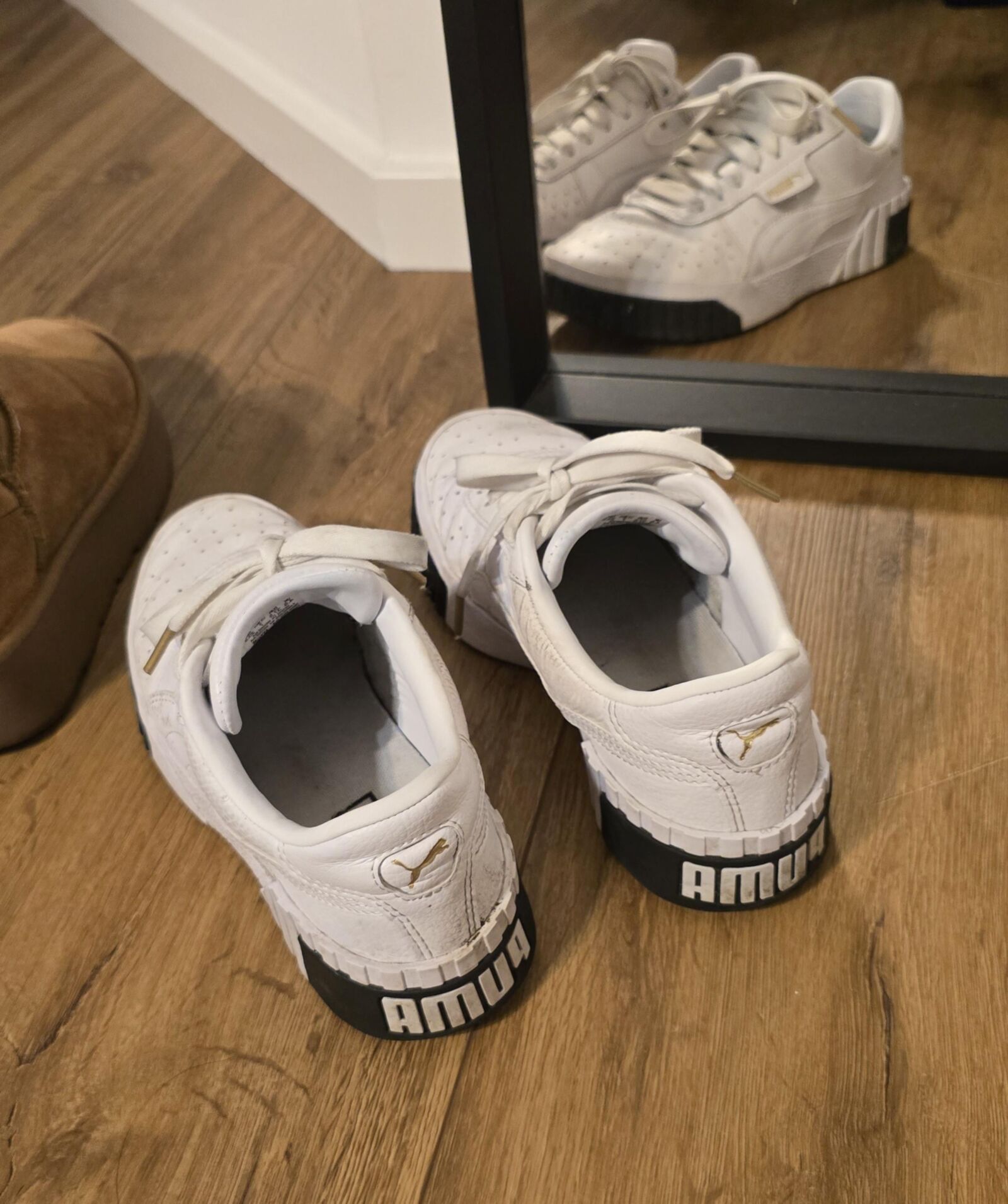 Anna\'s Shoes and feet 
