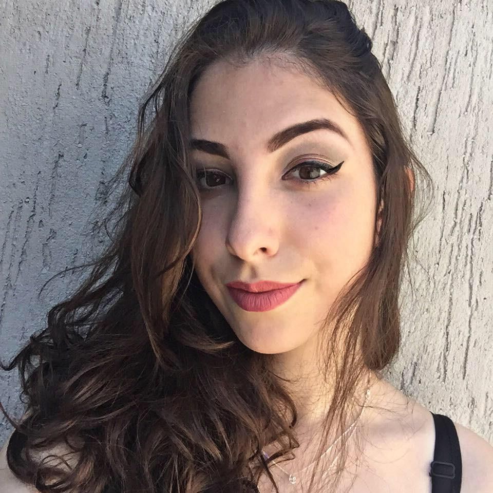 Sexy Larissa for tributes