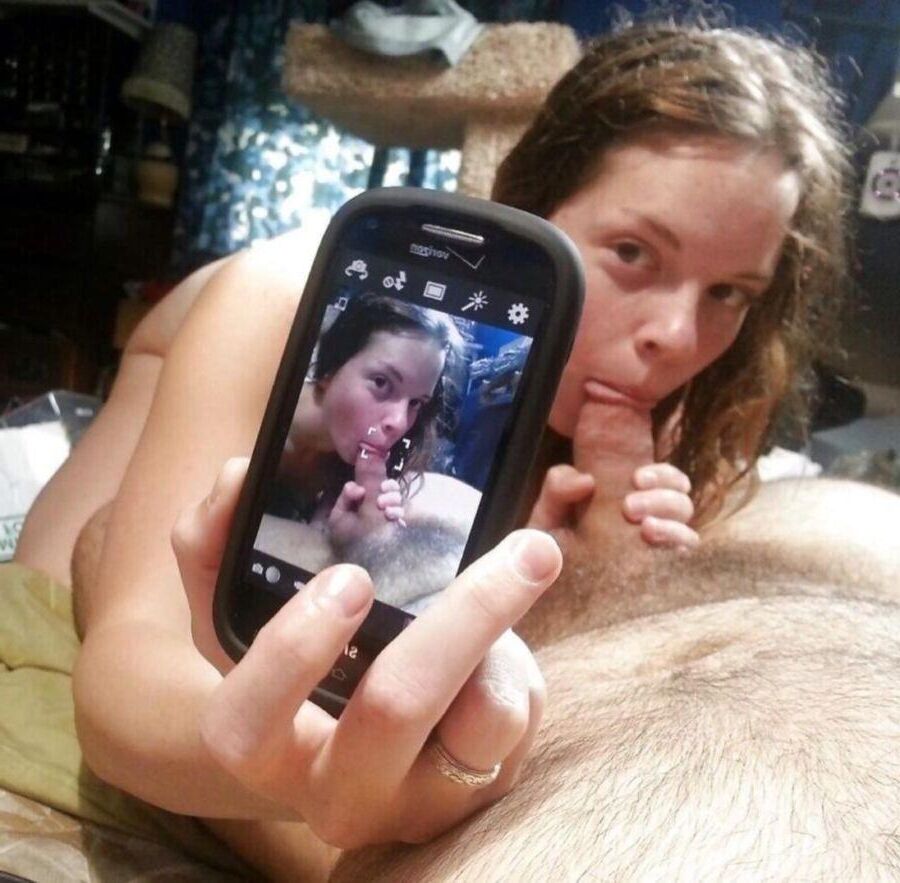 Raias de selfie: prostitutas para sempre nus na internet