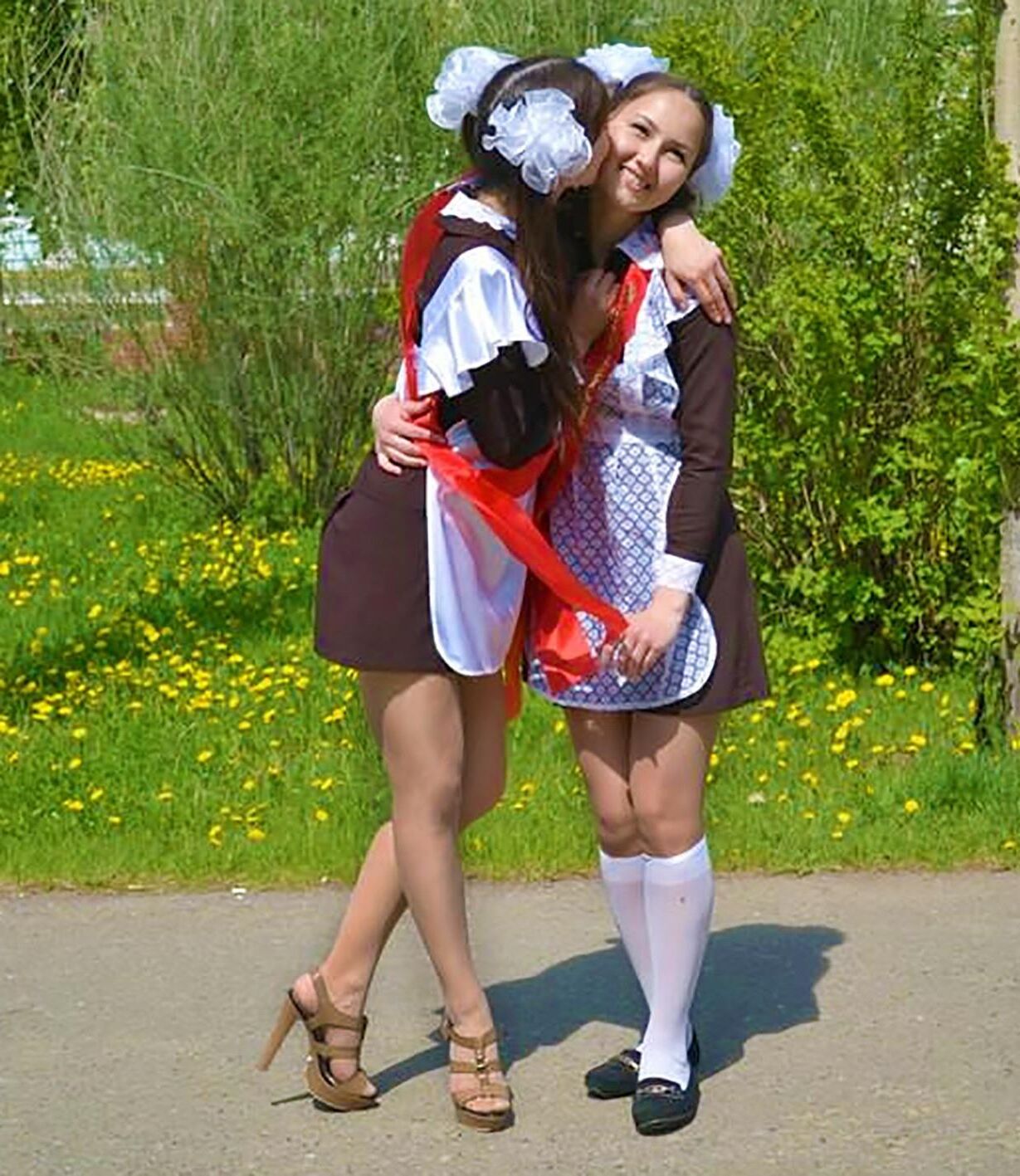 Jelenas русские школьницы в школьной руке