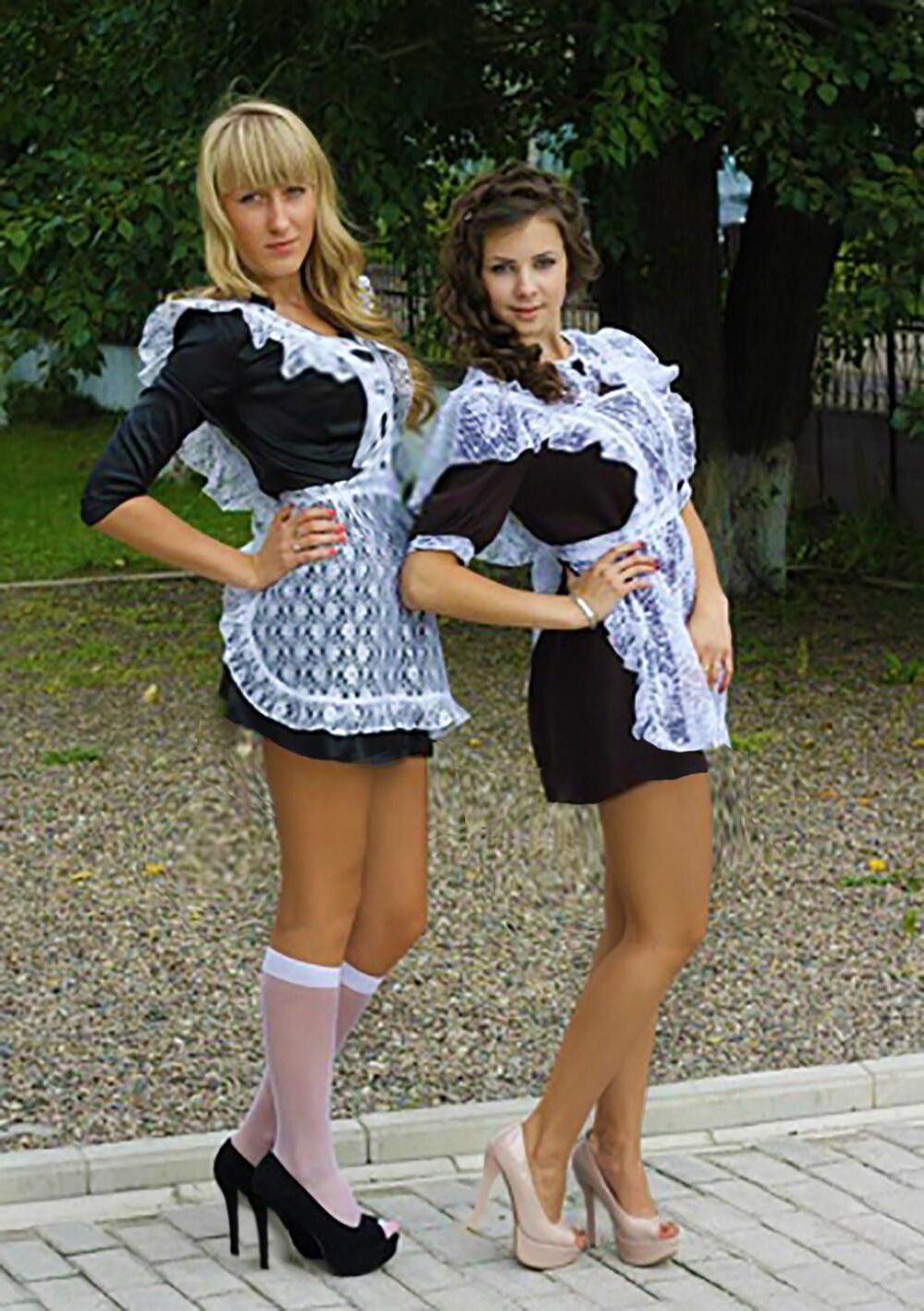 Jelenas русские школьницы в школьной руке