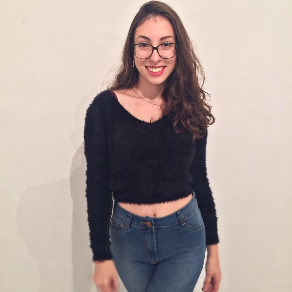 Sexy Larissa for tributes