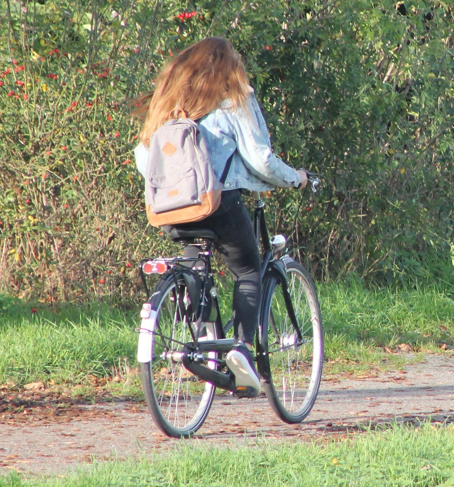 Voyeur de rua adolescente de meninas sinceras