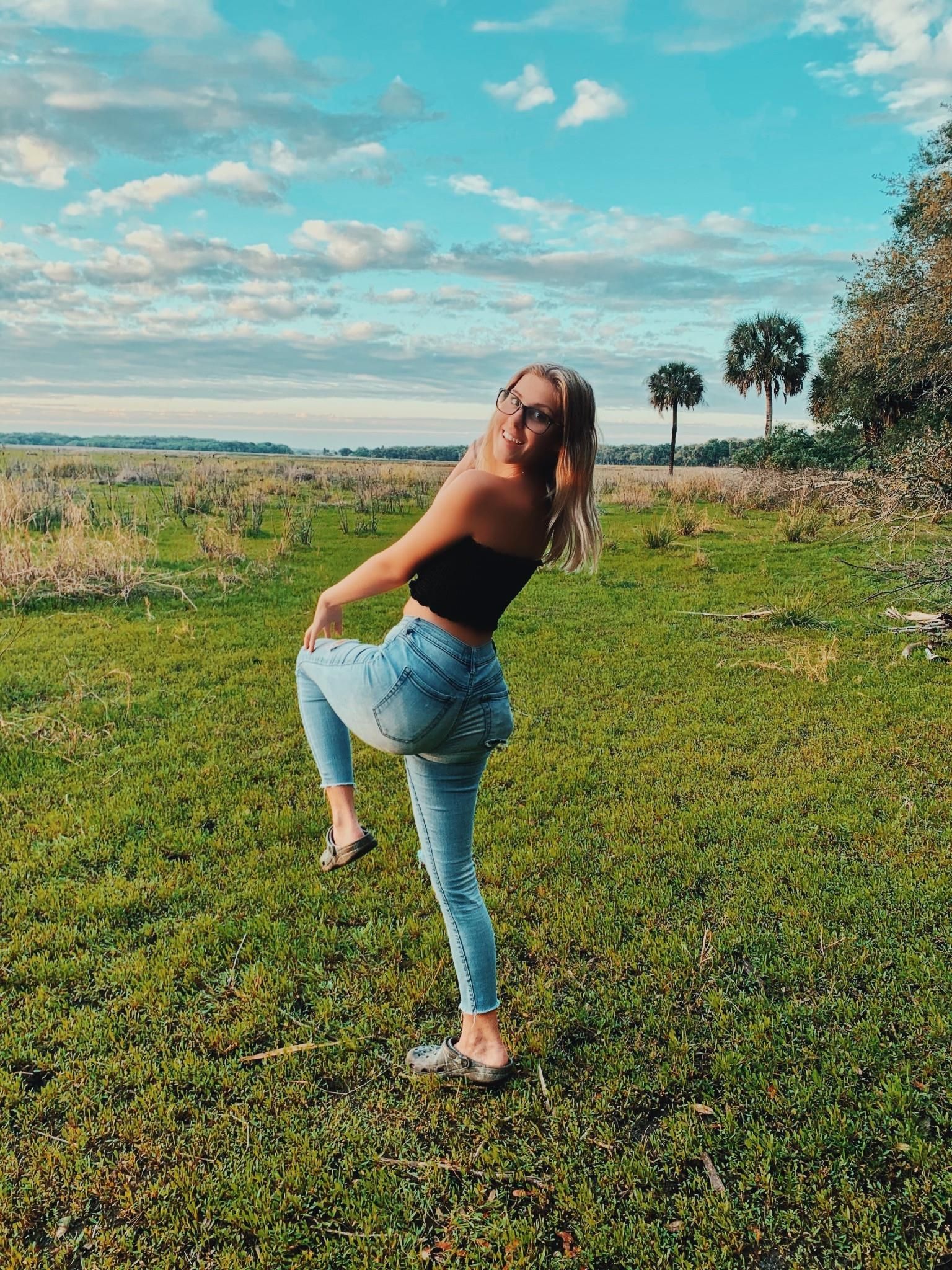 College Snowbunny Pawg para BBC: ABI