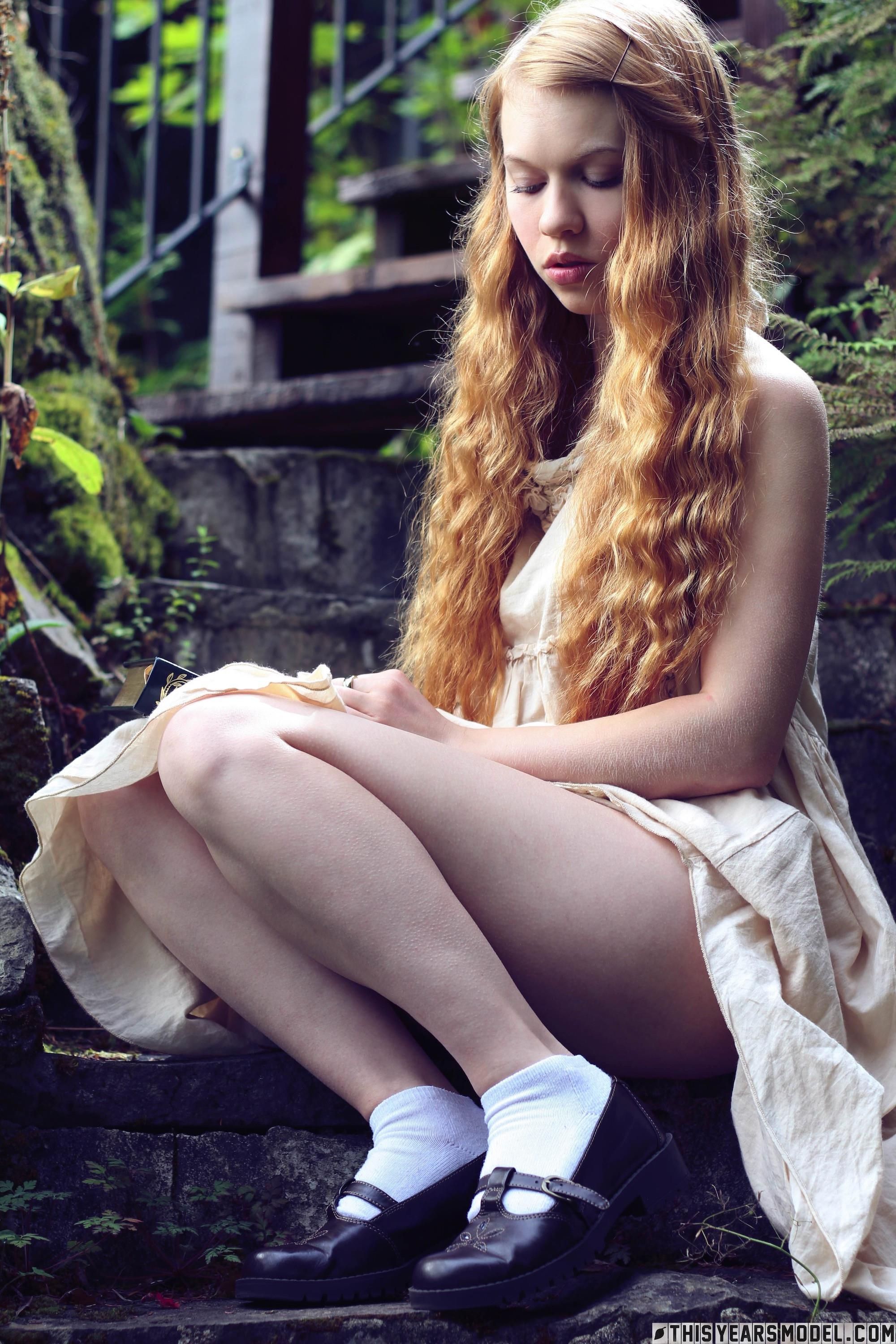 Dolly Blonde bookwornm