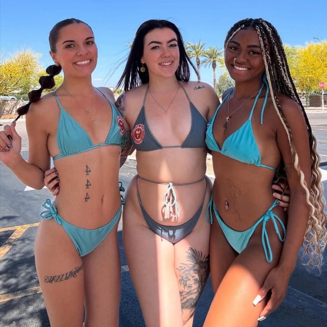 Beautiful beach babes 