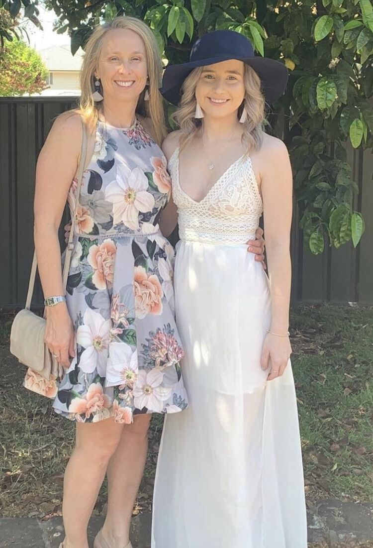 mother or daughter 