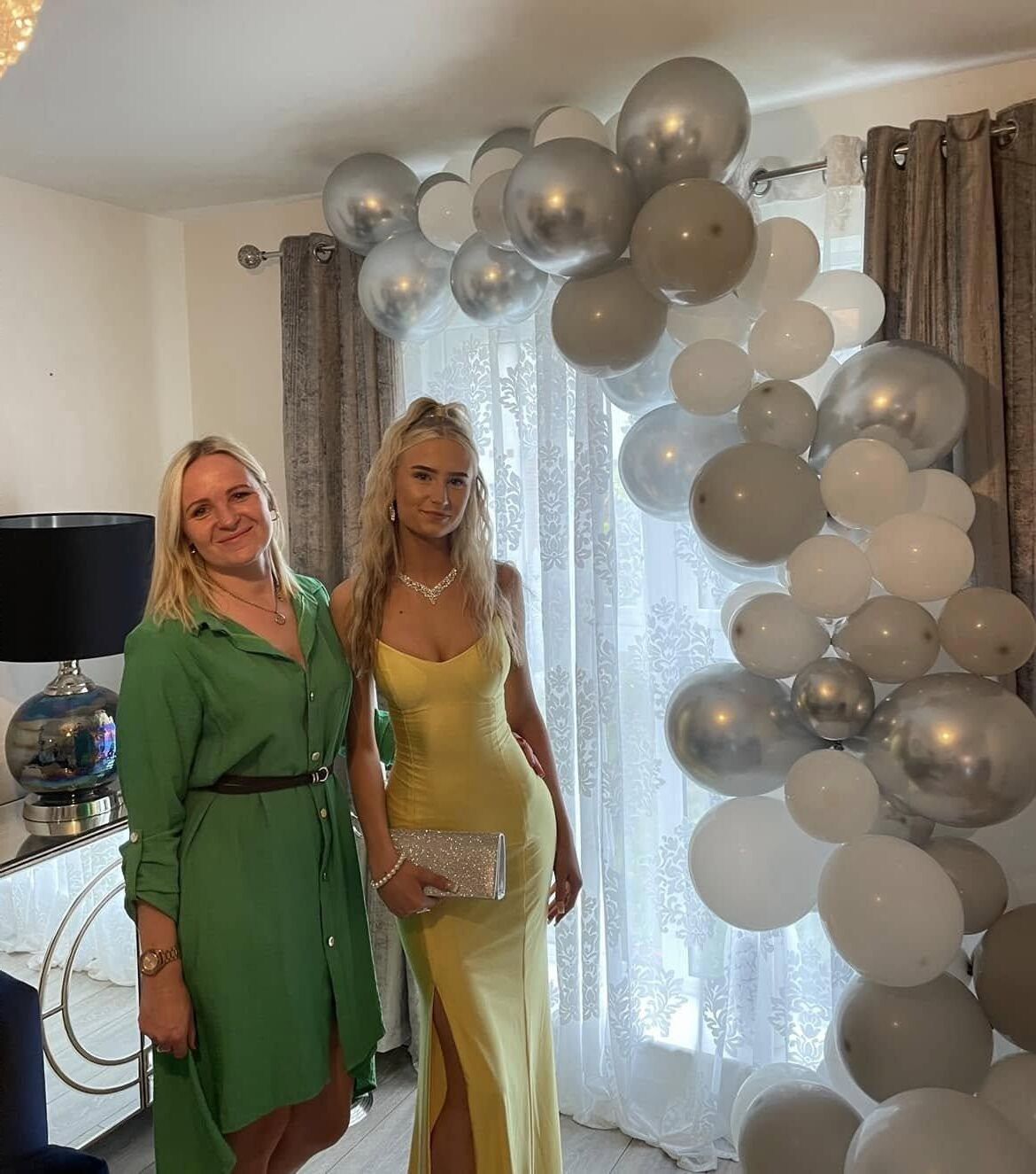 mother or daughter 