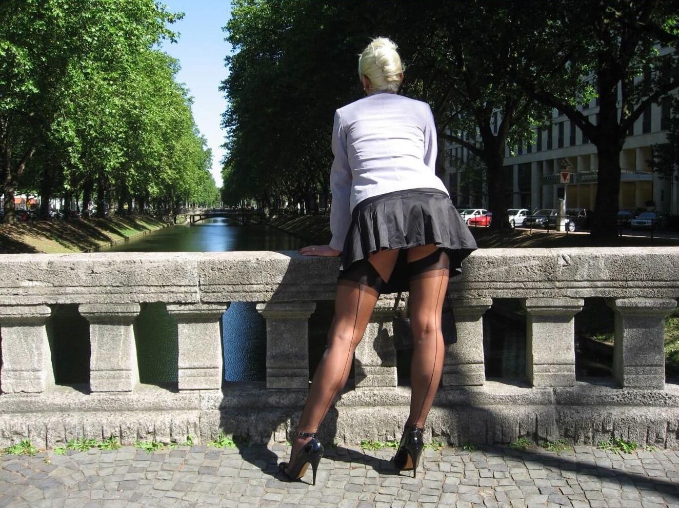 FOR NYLON LOVERS 