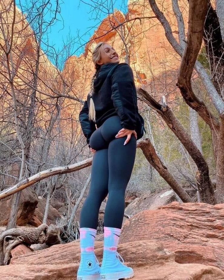PAWGS in Leggings 
