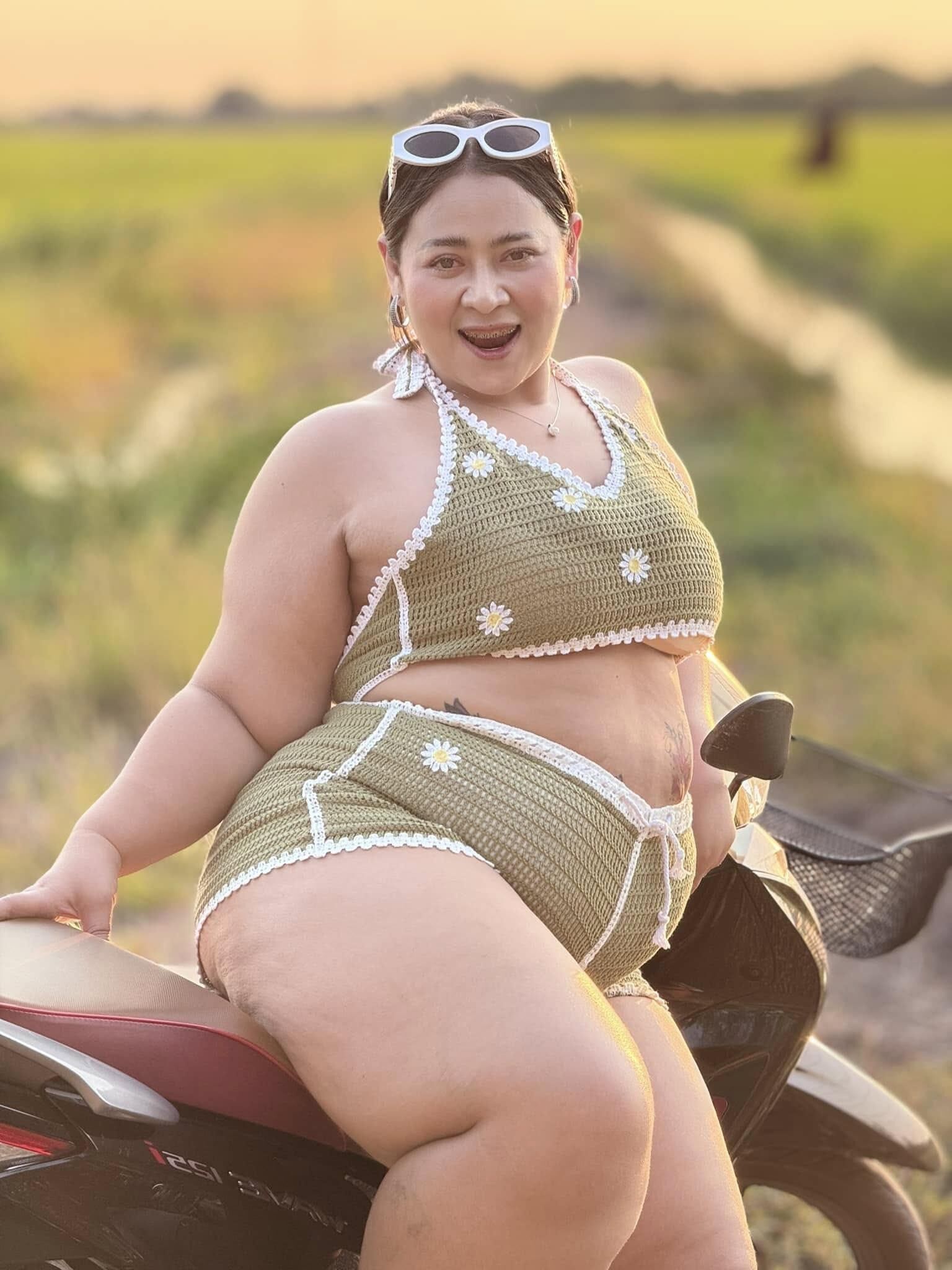 Niña gorda asiática