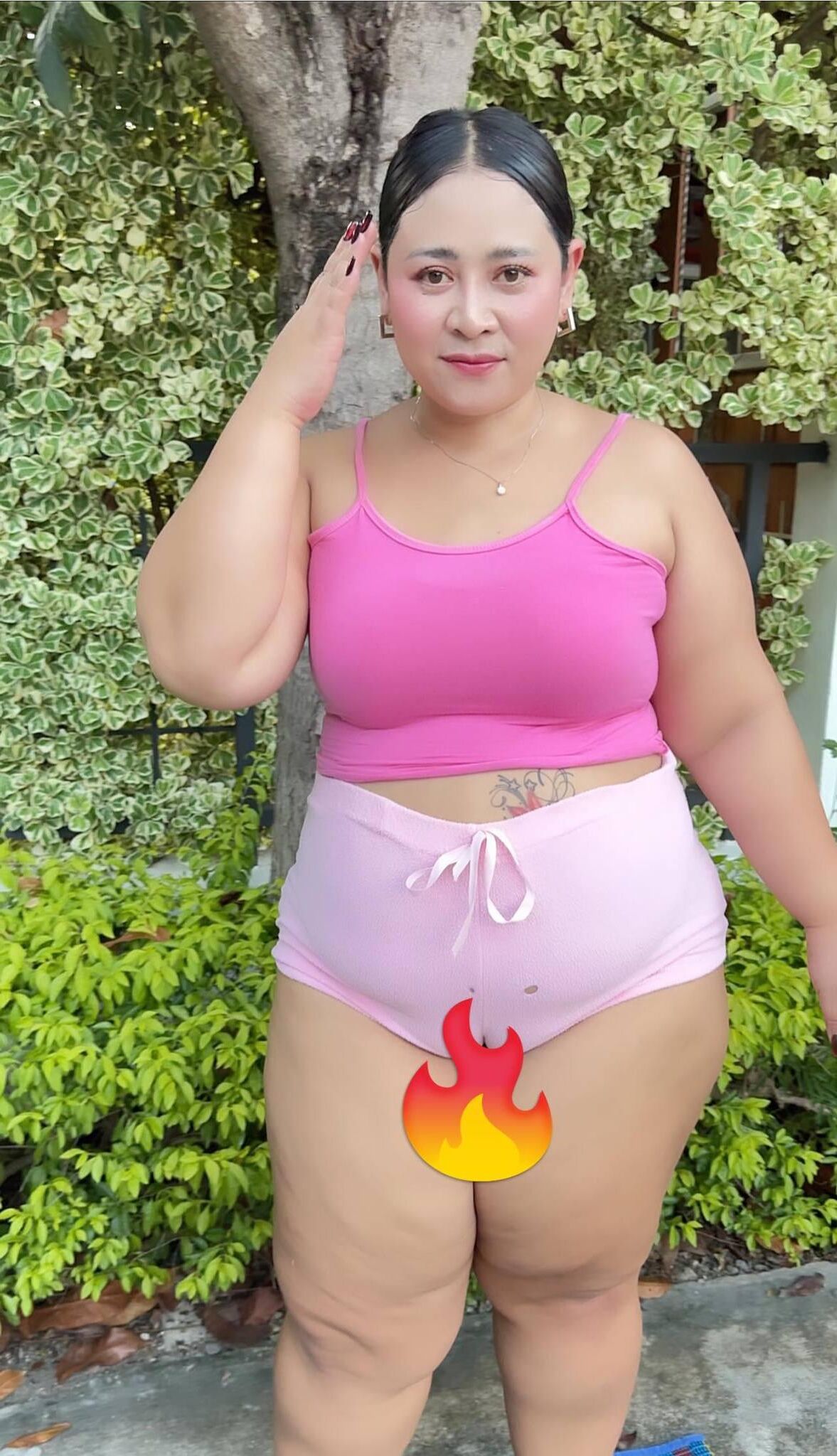 Niña gorda asiática