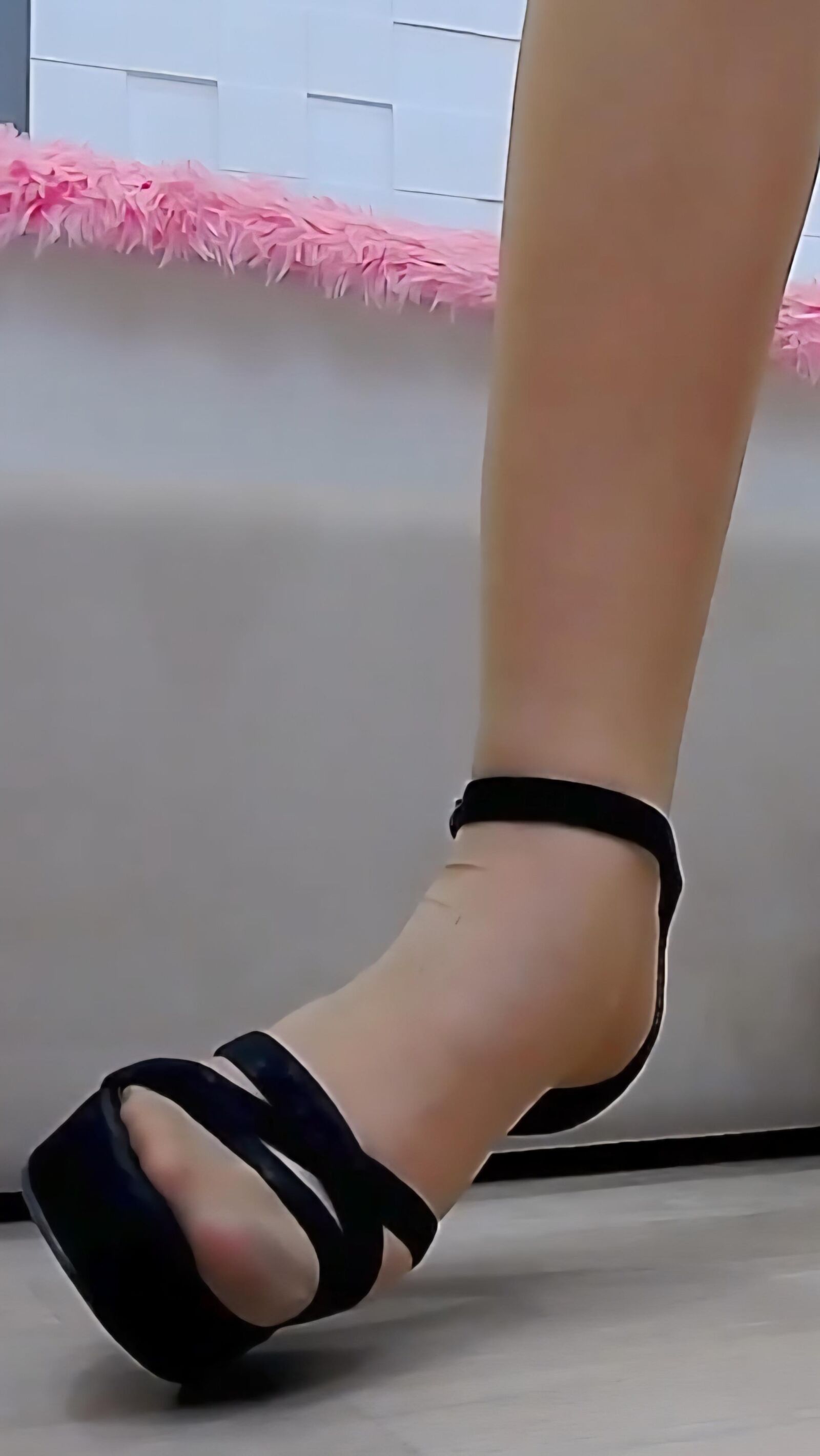 HIGH HEELS