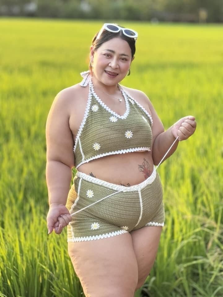 Niña gorda asiática