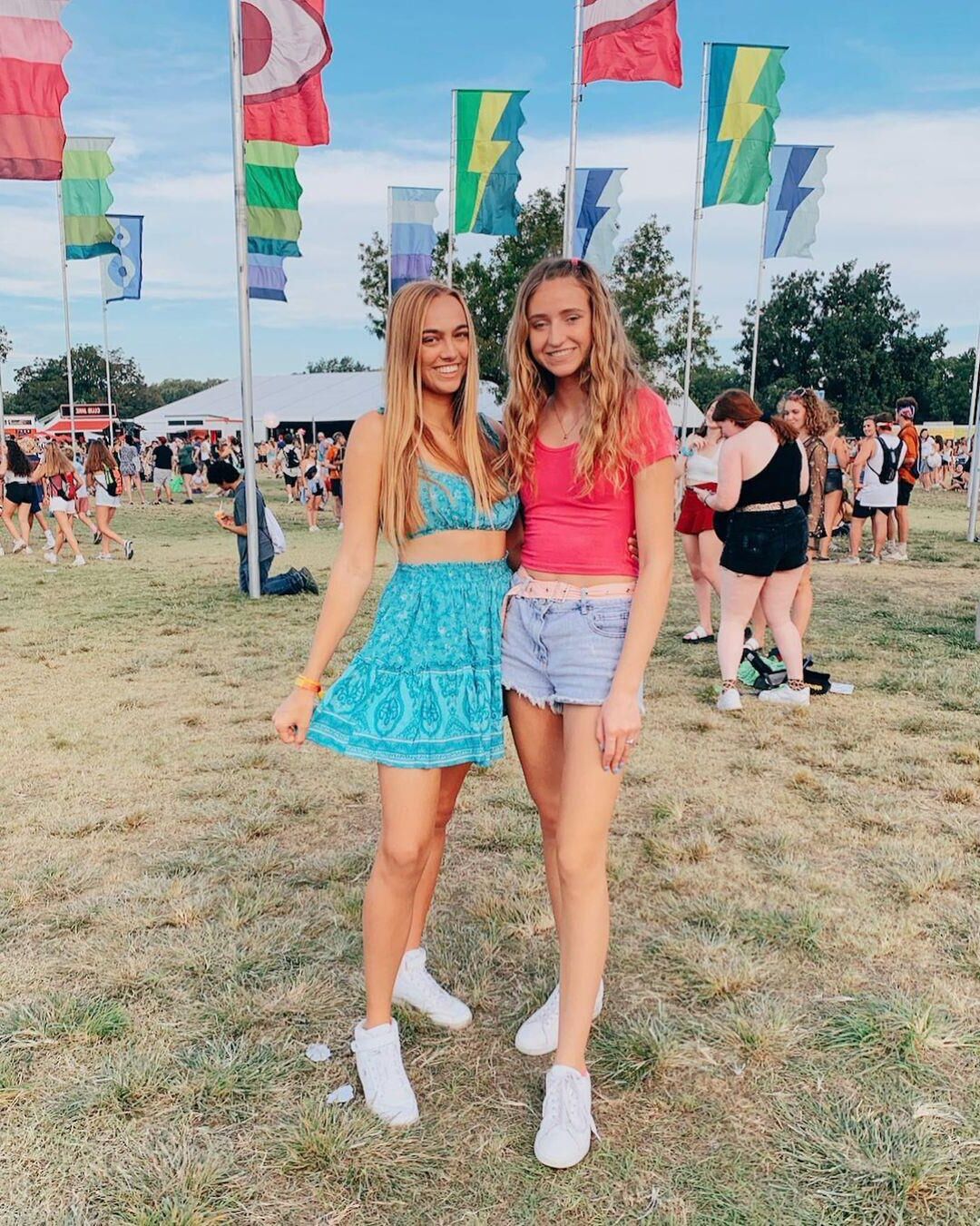 Mix of American College Sluts and Aussie Uni Sluts or Bimbos 