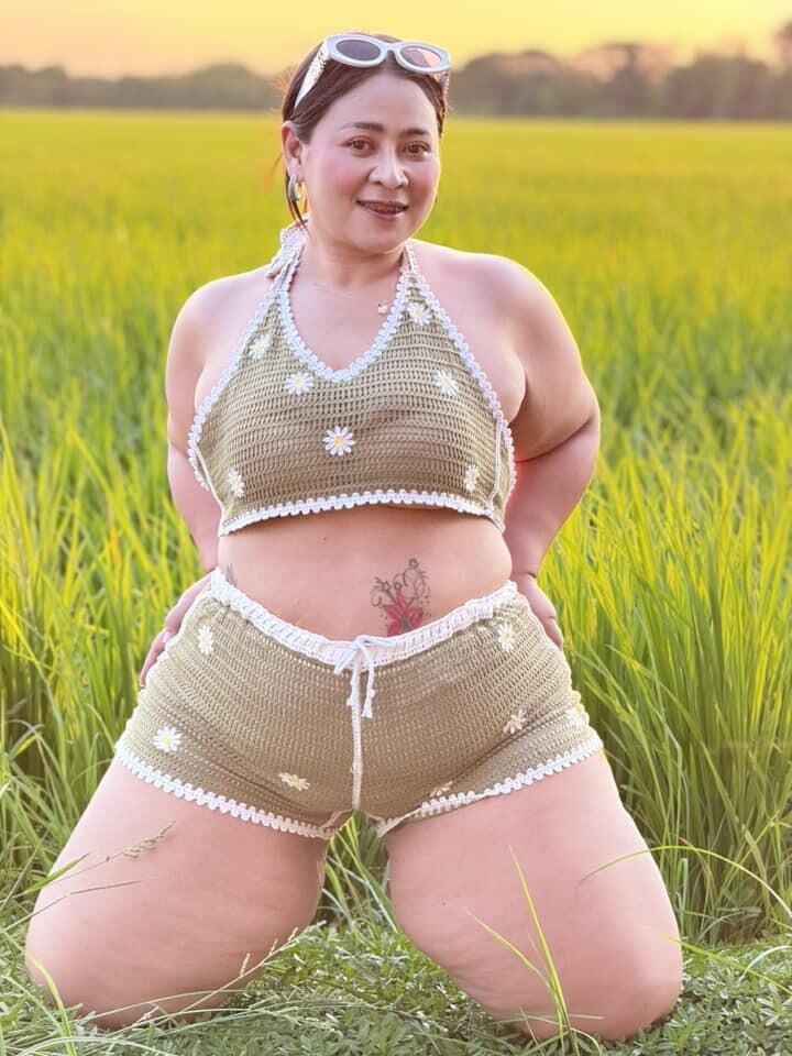 Niña gorda asiática