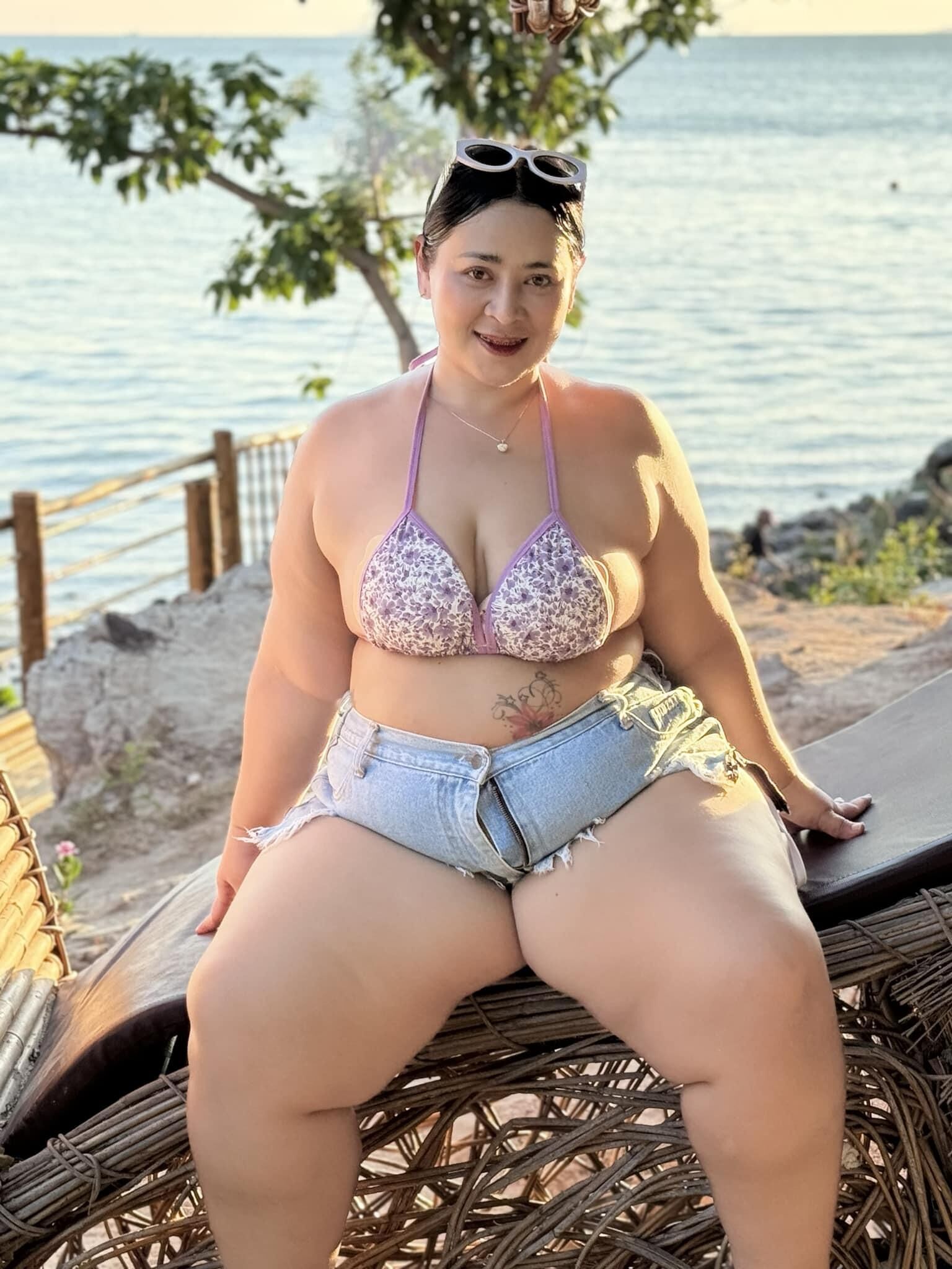 Niña gorda asiática