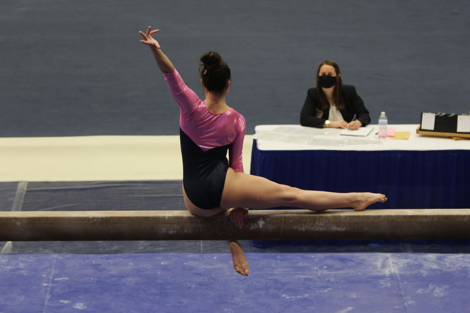 Parte de gimnastas universitarias muy calientes