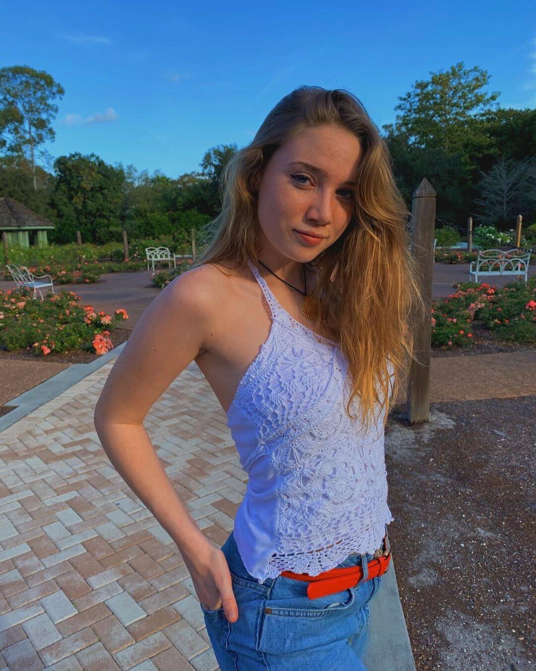 Mix of American College Sluts and Aussie Uni Sluts or Bimbos 